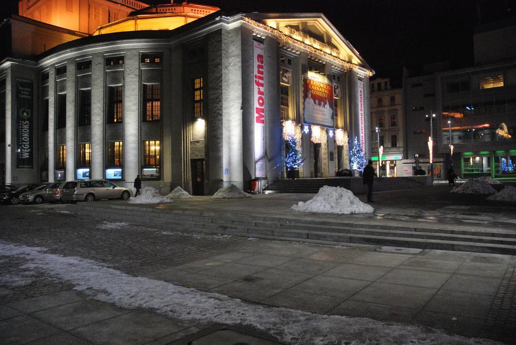 Hostel Kamienica Rynek 7 Katoviçe Dış mekan fotoğraf