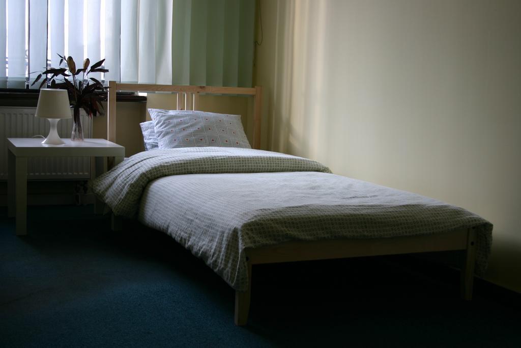 Hostel Kamienica Rynek 7 Katoviçe Oda fotoğraf