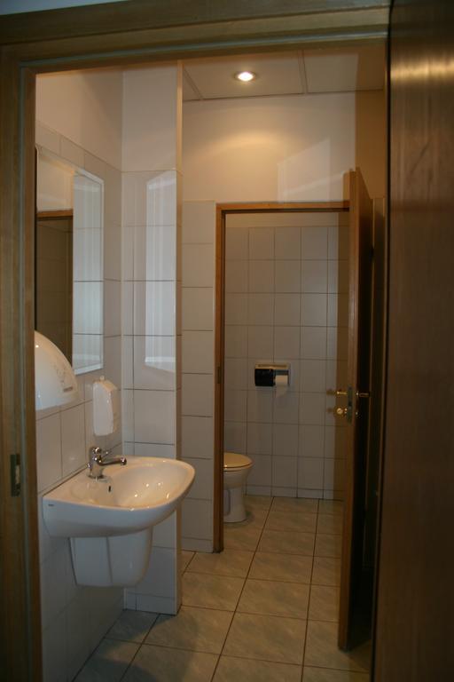 Hostel Kamienica Rynek 7 Katoviçe Oda fotoğraf