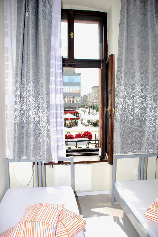 Hostel Kamienica Rynek 7 Katoviçe Dış mekan fotoğraf