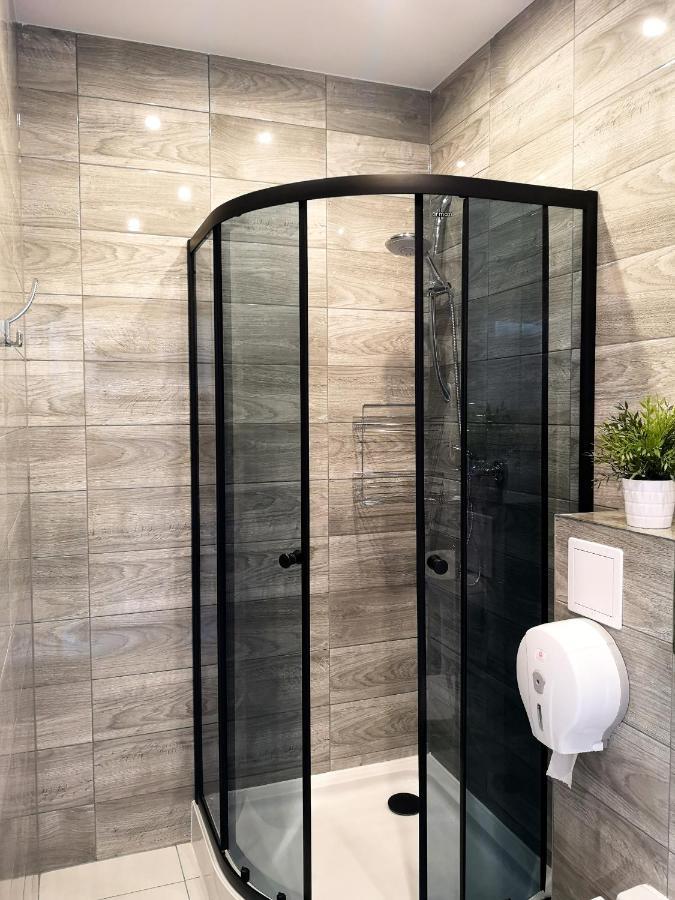 Hostel Kamienica Rynek 7 Katoviçe Dış mekan fotoğraf
