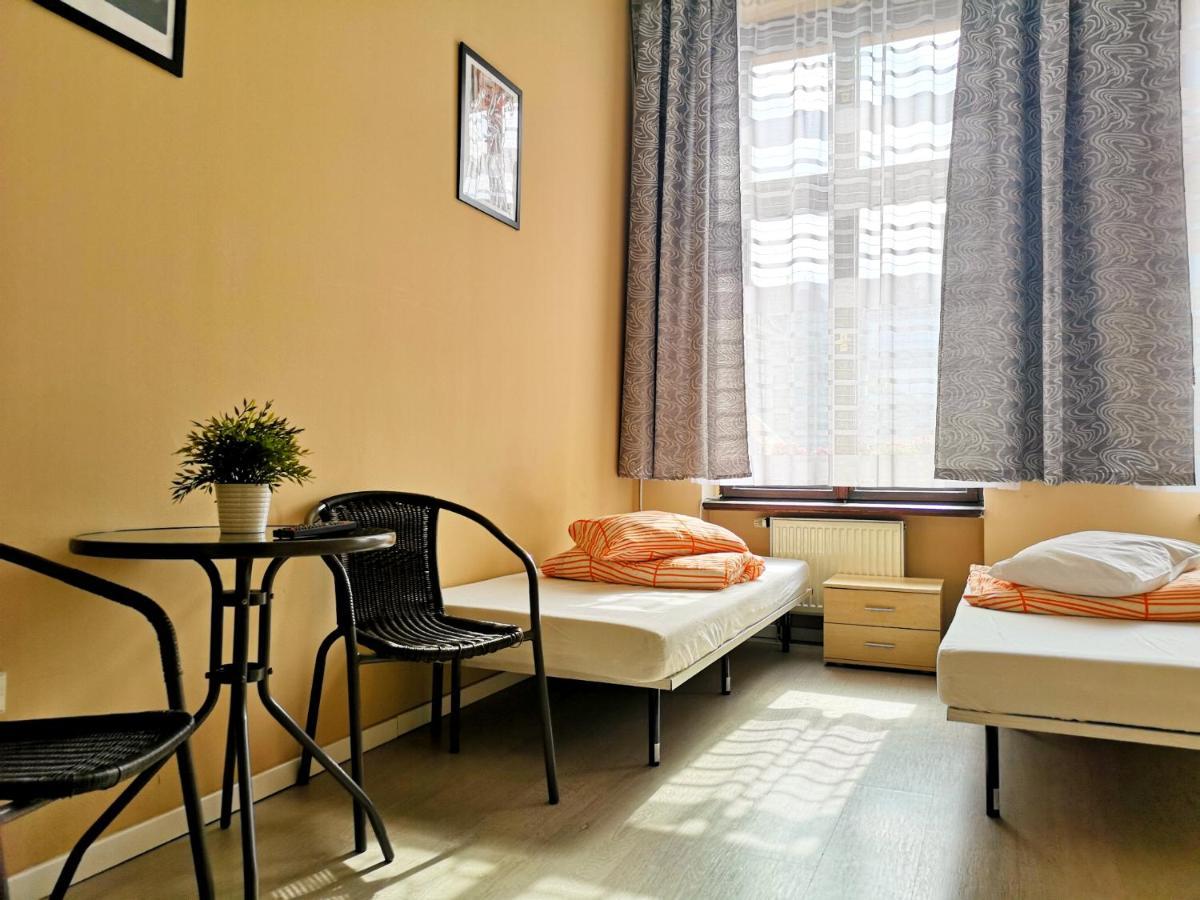 Hostel Kamienica Rynek 7 Katoviçe Dış mekan fotoğraf